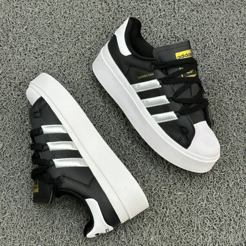 NEW BALANCE SPER STAR NEGRA BLANCA DAMA